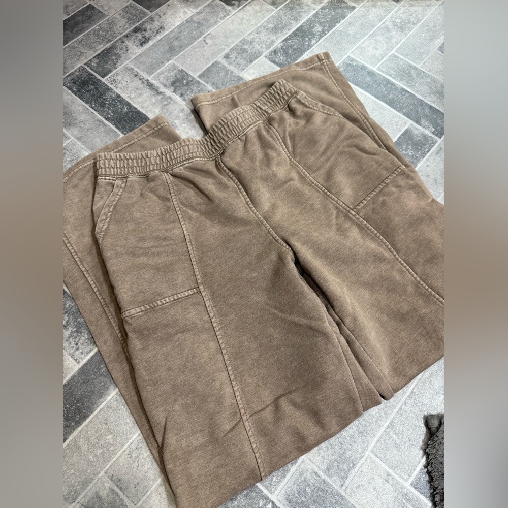 Wide leg joggers